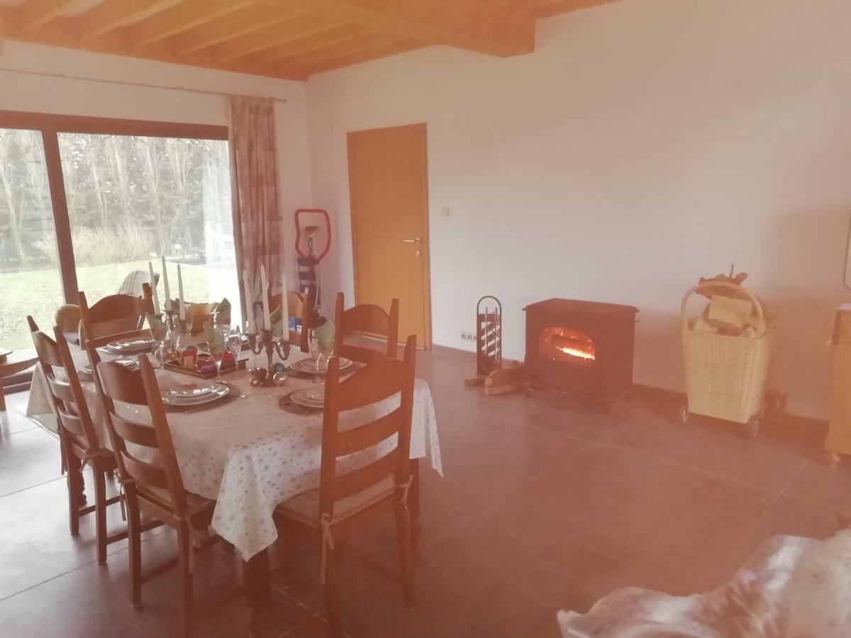 Florennes Gite Neuf 150 M2 Devant Un Grand Lac Prive De 2 Hectares Poissonneux Au Milieu Des Bois 外观 照片